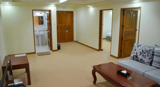 Люкс Myat Nan Yone Hotel