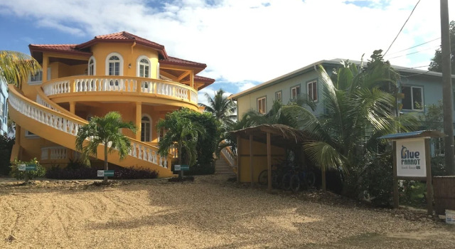 Blue Parrot Beach House, Reservar Hotel Hotéis SPA em Hopkins, SPA