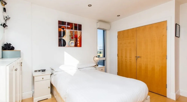 1 Bed Top Floor Flat near Shoreditch