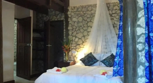 Treetops Lodge, Book Guesthouse Hotels in The Chief with Breakfast, Breakfasts