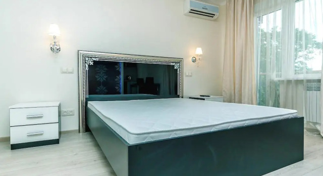 Lesi Ukrainki 5/18 Apartment