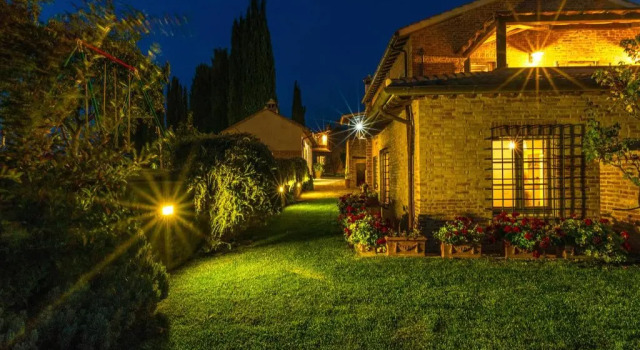 Dimora Rovena 24 in Castiglione del Lago, Забронировать Отель Отели Озера Тразимено с бассейном, Бассейн