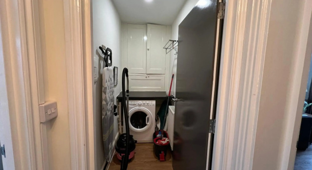 Beautiful 2b Apt in the Heart of Glastonbury.