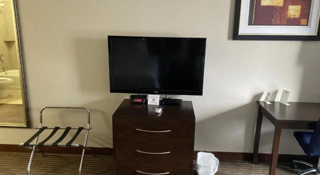 Двухместный номер Deluxe Days Inn by Wyndham Perryville MO