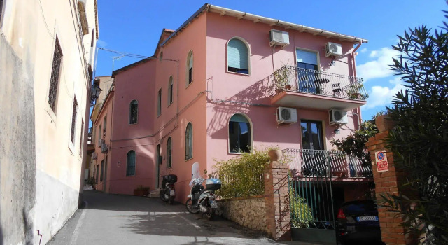 Taormina Center Private Apartments By Fragranza Di Sicilia, Забронировать Апартаменты/квартира Апартаменты Таормина, рядом с Ancient Theatre of Taormina, Апартаменты/квартира