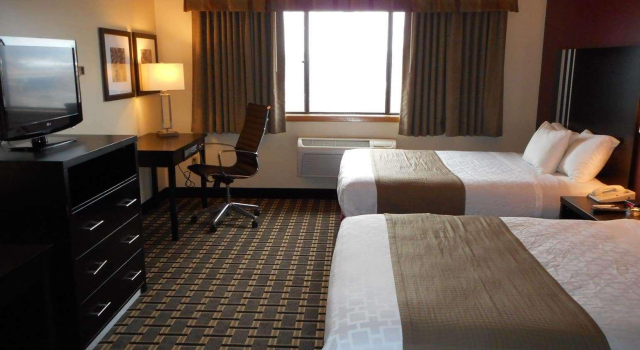 Четырёхместный номер Standard AmericInn by Wyndham Inver Grove Heights Minneapolis