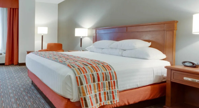 Номер Standard Drury Inn & Suites St. Louis/OFallon, IL