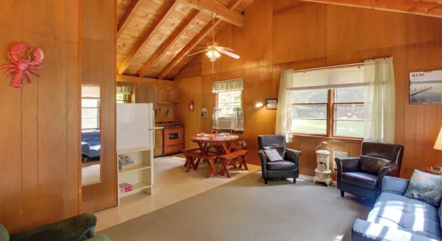 'the Acres' Panther Pond Cabin w/ Beach & Dock!, Κράτηση Ξενοδοχείο Raymond Man