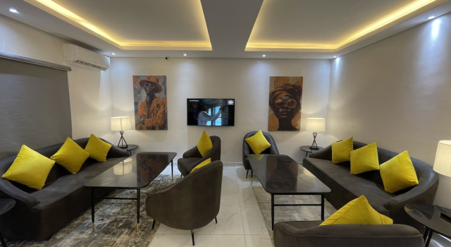 Ringruby Hotel Oladipo Bateye