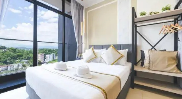 Люкс Holiday Suites Seaview at The Shore Kota Kinabalu