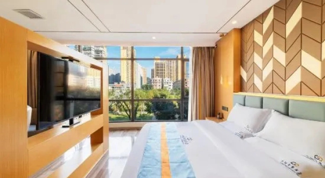Люкс Yunqi Smart Hotel (Xingyi Menglecheng Jushan Square)