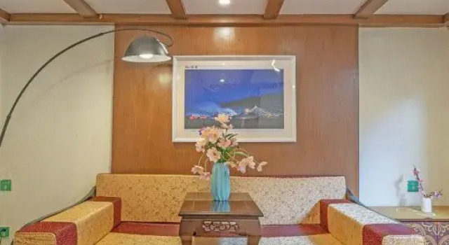 Люкс Yading Zhaxi Kongshu Tibetan Culture Theme Hotel
