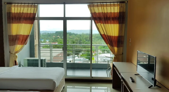 Двухместный номер Deluxe с балконом Breeze Hill Hotel