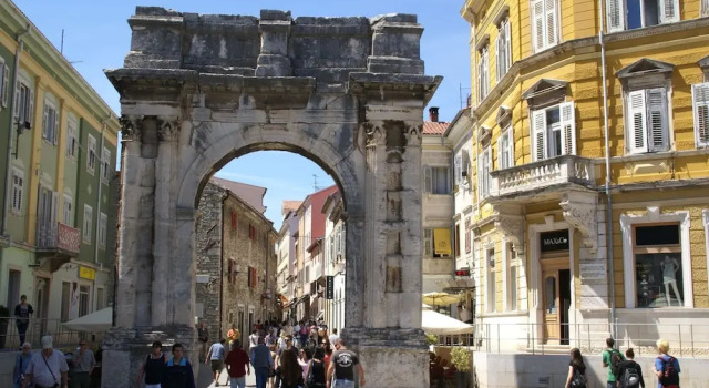 Holiday Home in Pula Near Beach