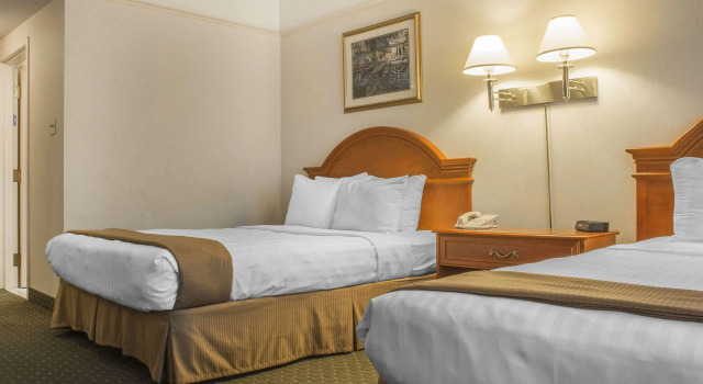 Clarion Hotel & Conference Centre, Varaa Hotelli  