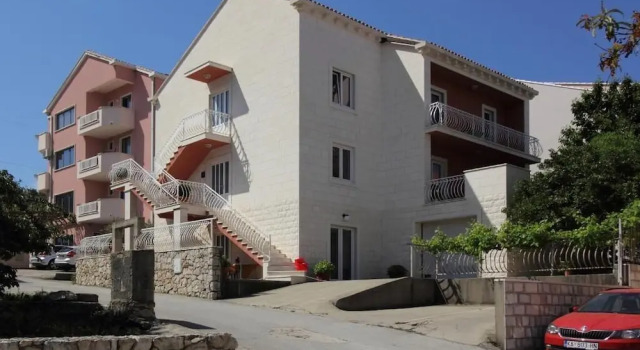 Spacious 2-bed Apartment in Cavtat, Забронировать Апартаменты/квартира Отели Цавтат с парковкой, рядом с Пляж Цавтат, Парковка