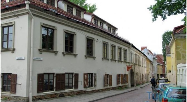 Regina House- sv. Mikalojaus 13, Забронировать Отель Отели Вильнюса с парковкой, рядом с Костел Святой Анны, Парковка