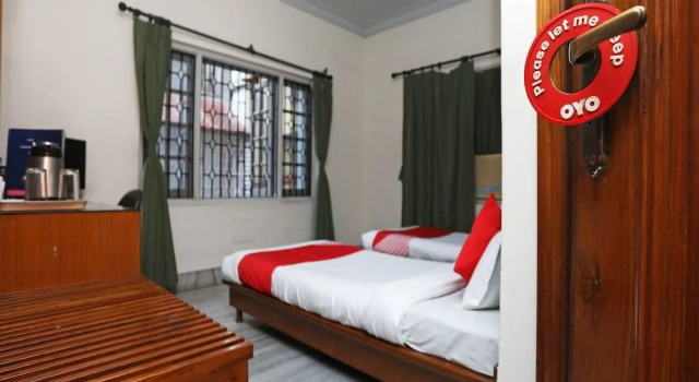 OYO 3380 Gallery Inn, Prenota Hotel Calcutta 