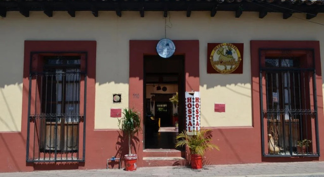 Hostal El Rincón de los Camellos, Забронировать Отель Сан-Кристобаль-де-лас-Касас Чьяпас, рядом с Central Plaza &amp; Park