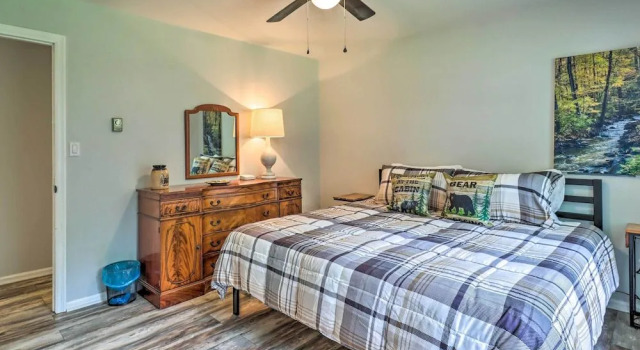 Albrightsville Retreat: Walk to Community Lake!