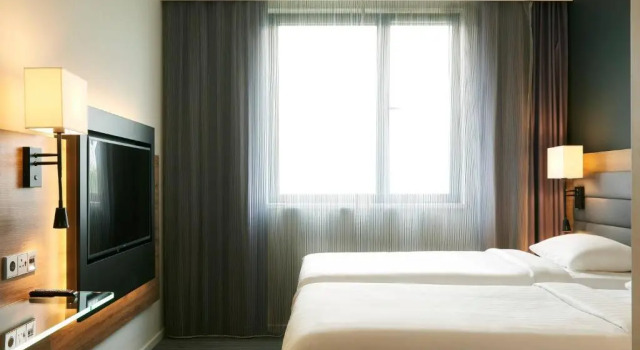 Двухместный номер Moxy Sleeper Moxy Edinburgh Airport