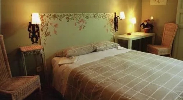 Hostal Fornos, Забронировать Отель Сеговия Кастилия и Леон, рядом с Площадь Пласа-де-лас-Сиренас