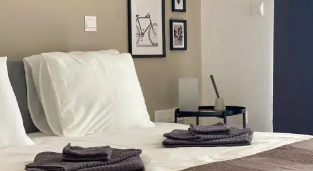 Paloma Living - Paphos Town Centre 2Bedroom No.202, Rezerwuj Hotel Pafos Pafos, w pobliżu Markideio Theatre