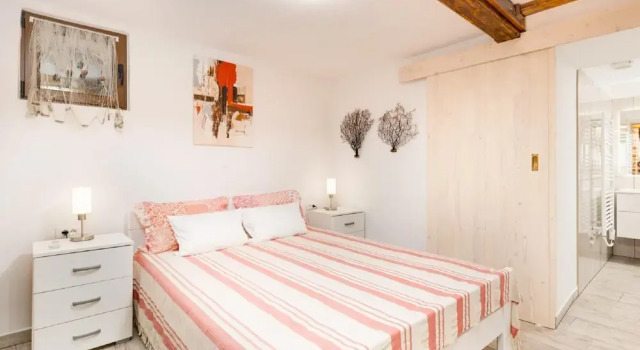 Апартаменты Stylishly Decorated Apartment With Private Terrace