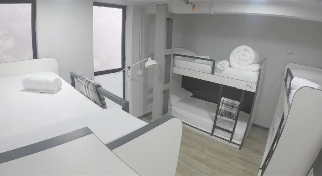 Кровать в общем номере (женский номер) Quartier Bilbao Hostel Casco Viejo