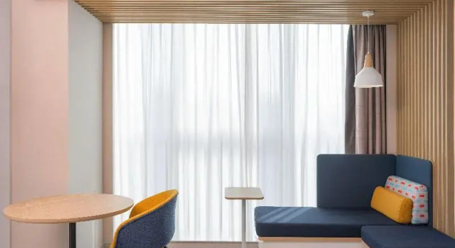 Четырёхместный номер Standard Holiday Inn Express Taizhou Toumen Port by IHG