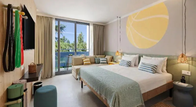 Трёхместный номер Standard с балконом Sunny Porec by Valamar