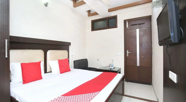 OYO 16829 Hotel City Night, Book Hotel Ludhiana Punjab