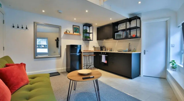 Modern 1-bed Flat Near Cardiff City Centre