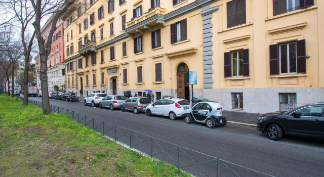Chroma Italy - Chroma Tessera, Забронировать Отель Отели Рима с парковкой, рядом с Verano Cemetery, Парковка