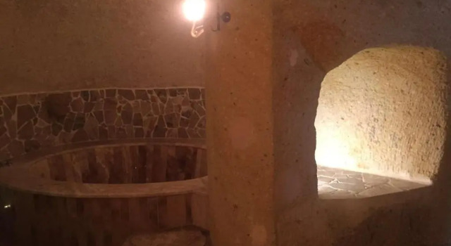 Полулюкс Deluxe Oread Cave Suites