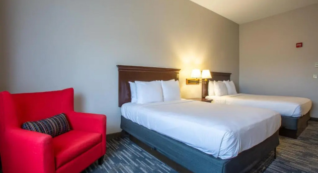 Четырёхместный номер Standard Country Inn & Suites by Radisson, Tucson City Center AZ