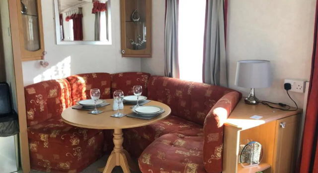 Lovely 3 bedroom 8 berth caravan in Rhyl, Забронировать Отель Отели и гостиницы Рила, рядом с Пляж Rhyl, Отель