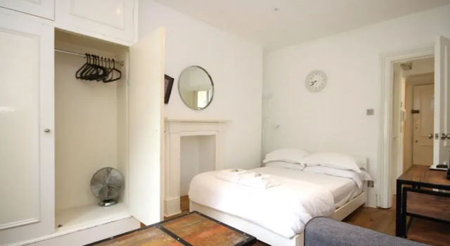 Cosy Central Soho City Studio Apartment