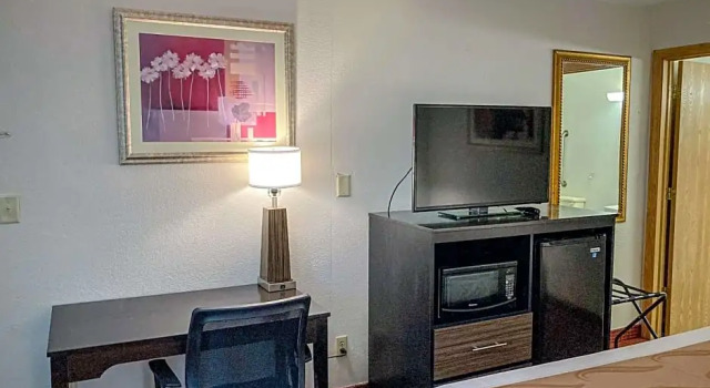 Двухместный люкс Motel 6 Elkhart, IN