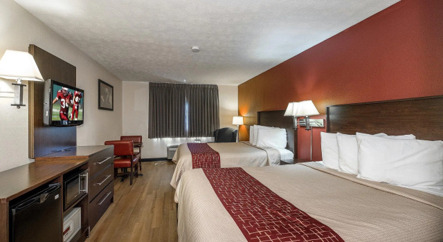 Двухместный люкс Red Roof Inn & Suites Hermitage