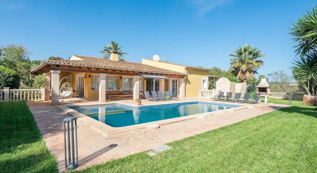 Ca Na Margalida - Villa With Private Pool, Prenota Villa Hotel a Maiorca con parcheggio, Parcheggio