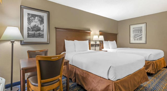 Четырёхместный номер Standard Best Western Dulles Airport Inn
