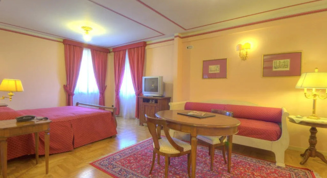 Marchese Del Grillo, Book Hotel Hoteller i Fabriano med pool, Swimmingpool
