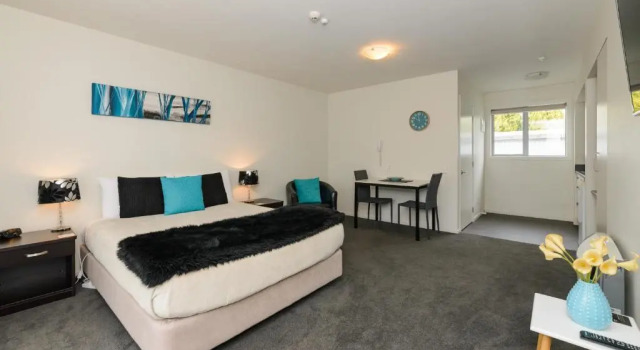 Студия Deluxe Ellena Court Motel