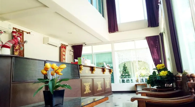 Amonruk Hotel, Prenota Hotel Phrae Phrae Province