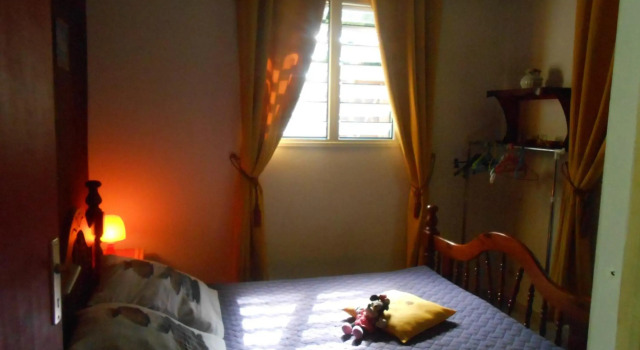 Bungalow de 2 chambres avec vue sur la mer jardin clos et wifi a Deshaies a 2 km de la plage