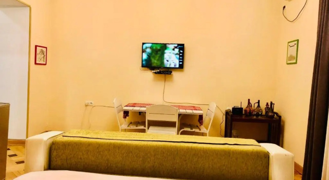 My 2th Little House In 2 steps Filarmonia, Забронировать Отель Вера Тбилиси, рядом с Тбилисский государственный университет