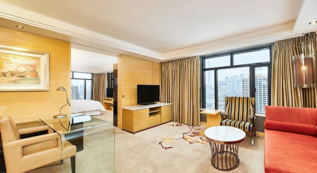 Двухместный люкс клубный доступ в лаунж c 1 комнатой с видом на город The Westin Bund Center, Shanghai