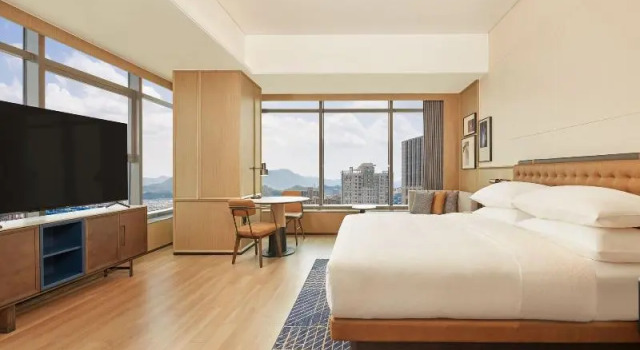 Люкс Deluxe с видом на город Four Points By Sheraton Linhai