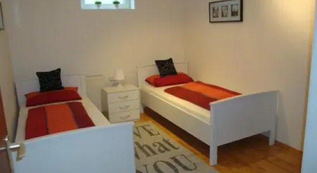 Ferienwohnung am Eck, Забронировать Отель Отели Нижней Франкония 3 звезды, 3*